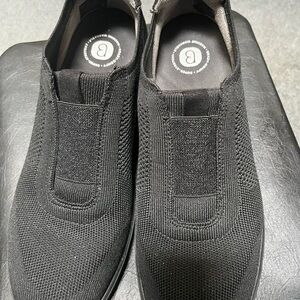 Comfort Knit Slip-On women’s Shoes - Black